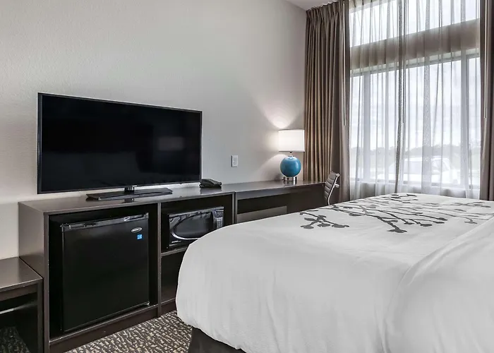 Sleep Inn & Suites Milwaukee-Franklin